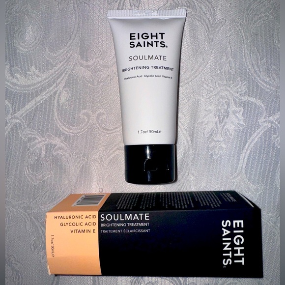 EIGHT SAINTS
SOULMATE
BRIGHTENING TREATMENT
Hyaluronic Acid Glycolic Acid, 1.7oz - Picture 2 of 12